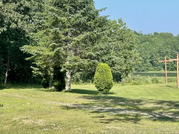 Warren, ME 04864,102 Back Meadow DR