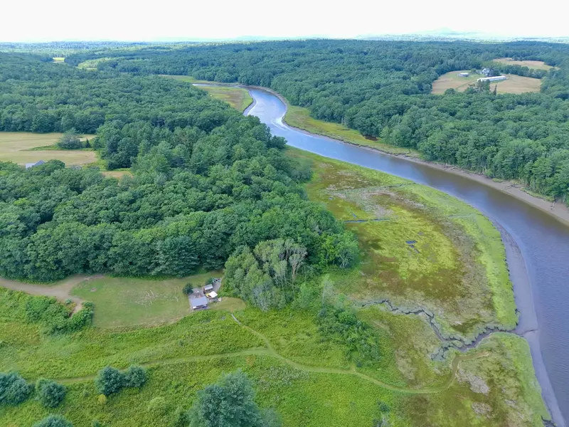 102 Back Meadow DR, Warren, ME 04864