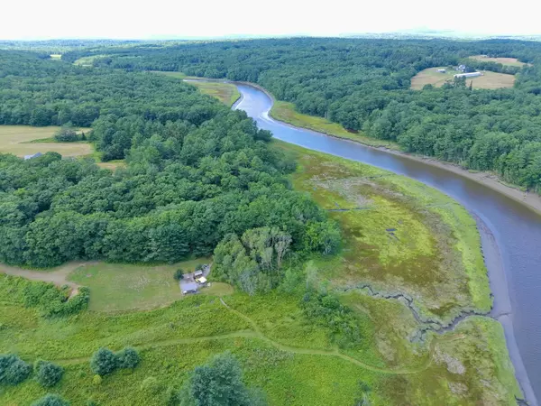 102 Back Meadow DR, Warren, ME 04864