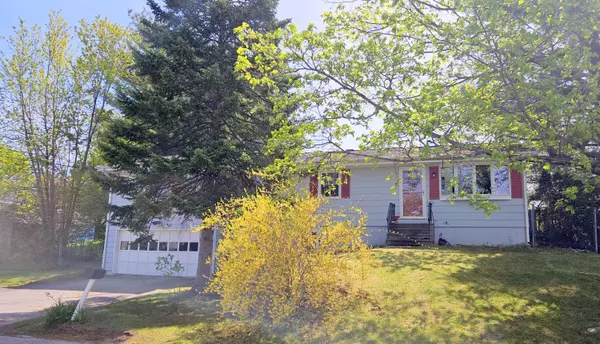 Lewiston, ME 04240,9 Meadow LN