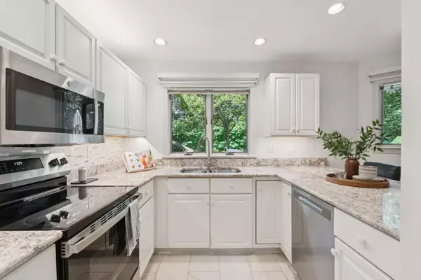 Cape Elizabeth, ME 04107,65 Hunter PL #65