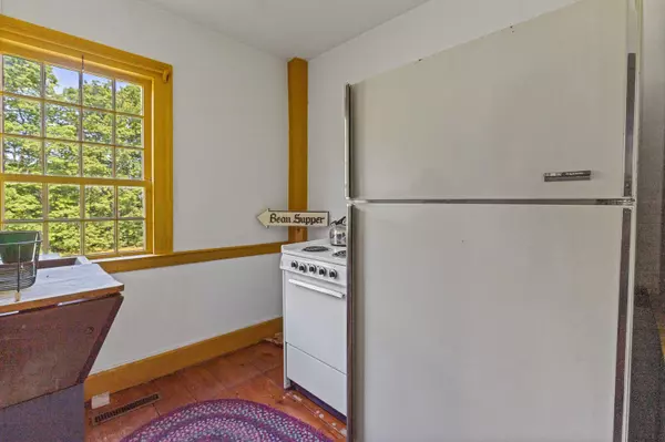 Hallowell, ME 04347,419 Outer Central ST