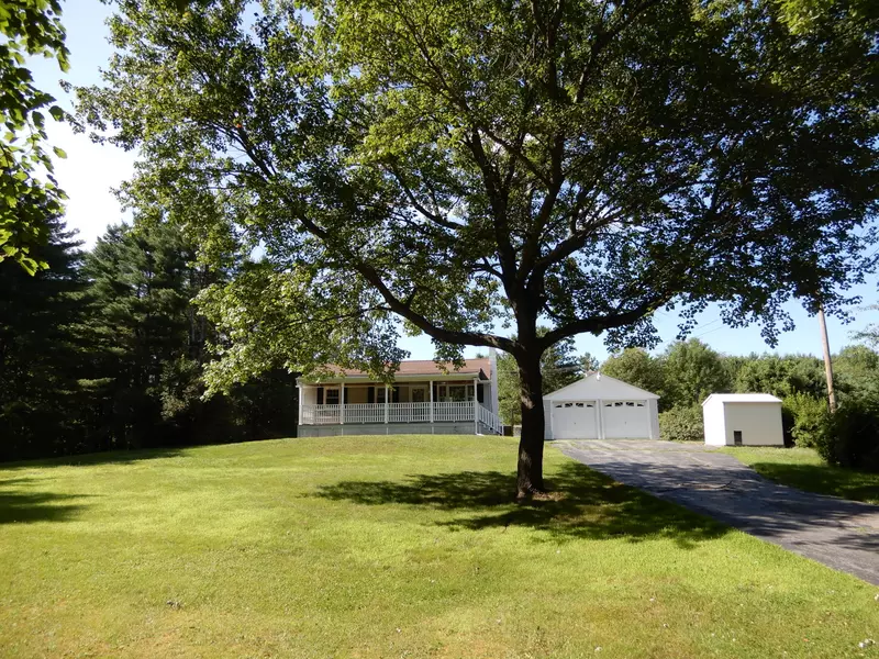 93 Dow RD, Gorham, ME 04038