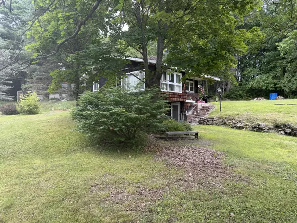 Eddington, ME 04428,89 Main RD