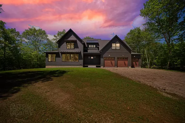 Windham, ME 04062,4 Betty LN