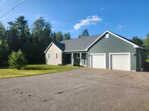 Hampden, ME 04444,383 Sawyer RD