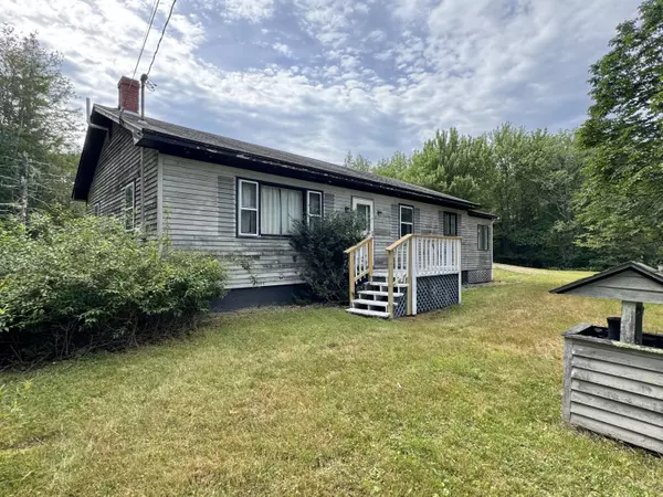 Penobscot, ME 04476,605 Southern Bay RD