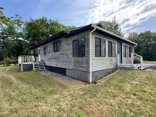 Penobscot, ME 04476,605 Southern Bay RD