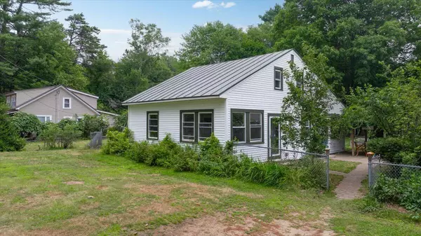 Topsham, ME 04086,67 Tedford RD