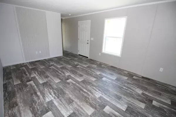 Farmingdale, ME 04344,21 Winter DR