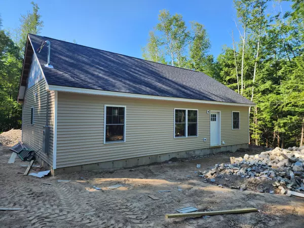 Hollis, ME 04042,389 mansion RD