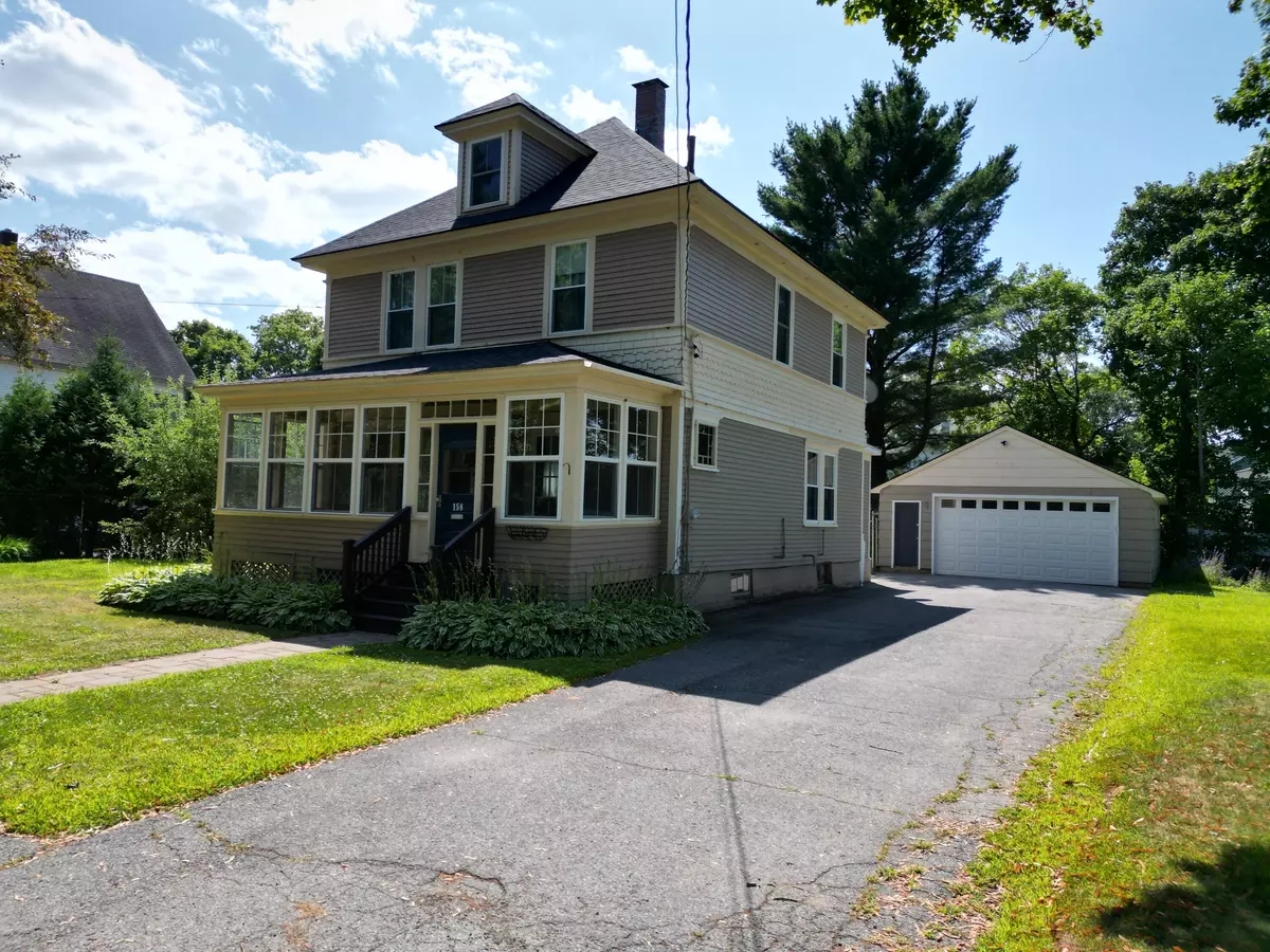 Millinocket, ME 04462,158 Highland AVE