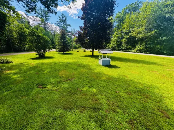 Corinth, ME 04427,694 Grant RD