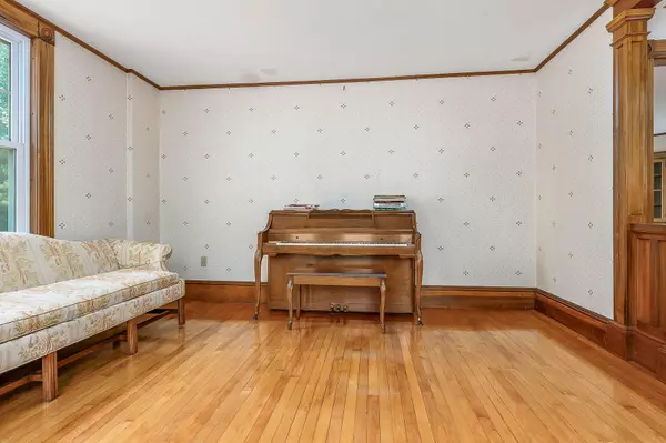 Kittery, ME 03904,98-100 Whipple RD