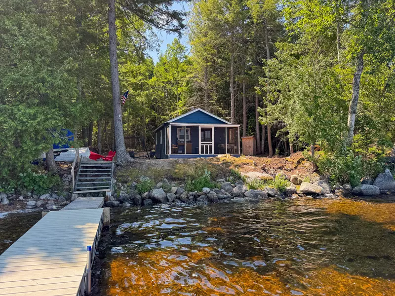17 Sandy Shore RD, Burlington, ME 04417