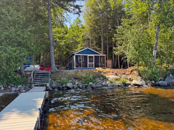 17 Sandy Shore RD, Burlington, ME 04417