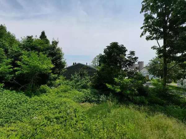 27 South ST, Rockland, ME 04841