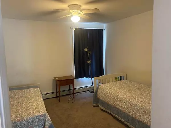 Sanford, ME 04073,52 North AVE