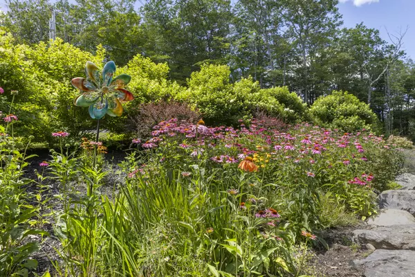 Gray, ME 04039,2 Birdie LN