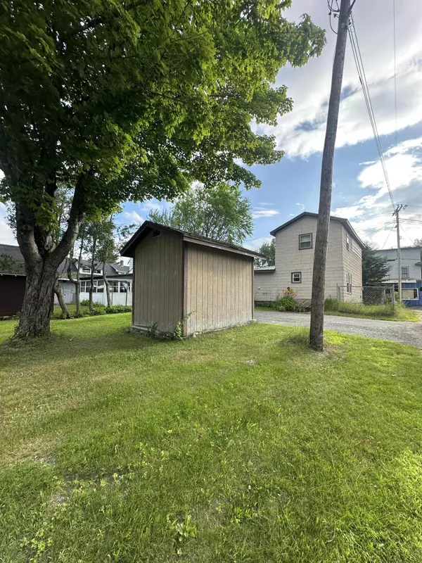Millinocket, ME 04462,51 York ST