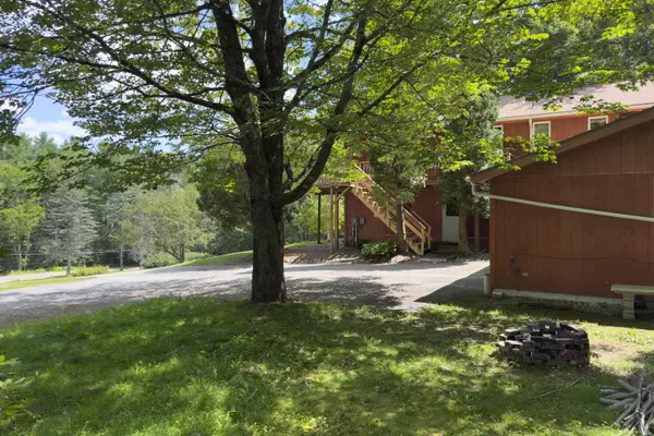 Hope, ME 04847,648 Camden RD