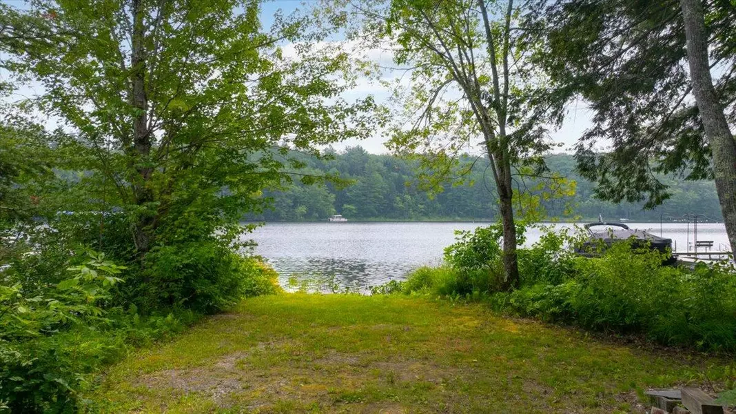 78 Larry DR, Monmouth, ME 04259