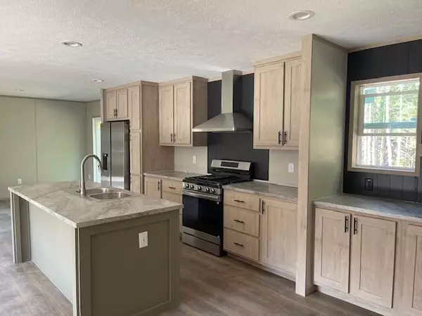 Pittston, ME 04345,61 Rosie EST