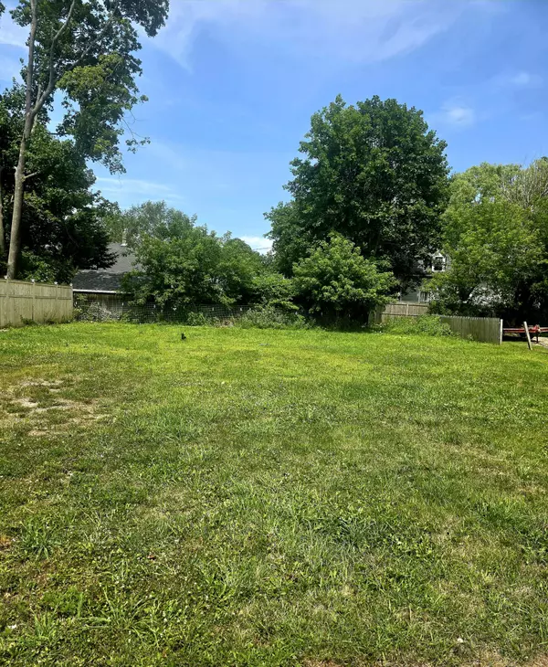 Rockland, ME 04841,22 Crescent ST