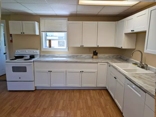 Livermore Falls, ME 04254,11 Baldwin ST