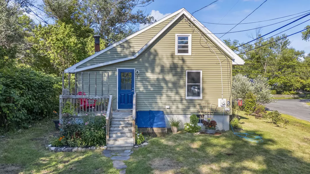 1 Fisher RD, Bowdoinham, ME 04008