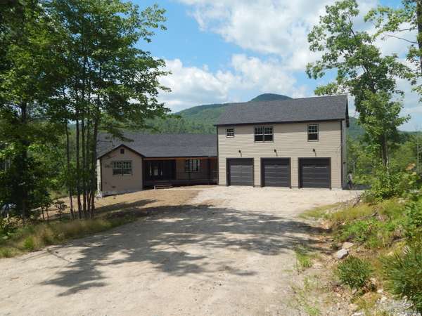 79 Pasture LN, Brownfield, ME 04010