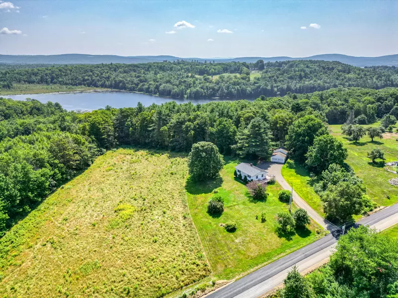 241 Parmenter RD, Palermo, ME 04354