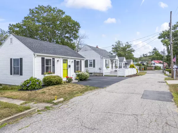 Old Orchard Beach, ME 04064,8 Pine LN