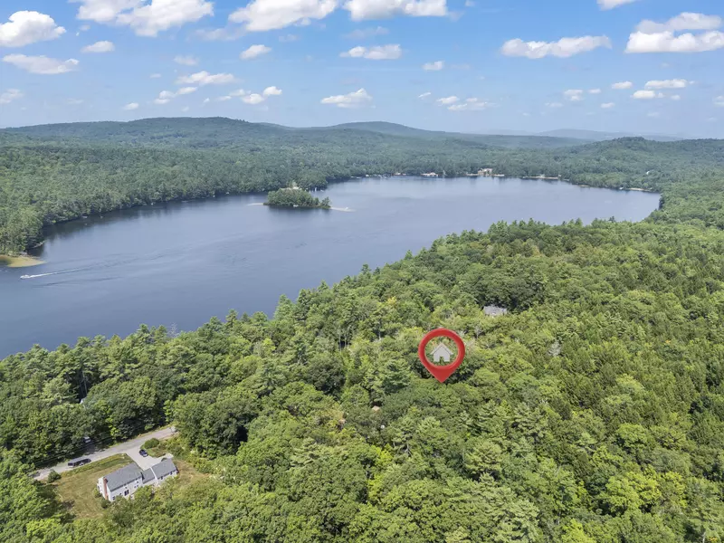 63 Hancock RD, Raymond, ME 04071