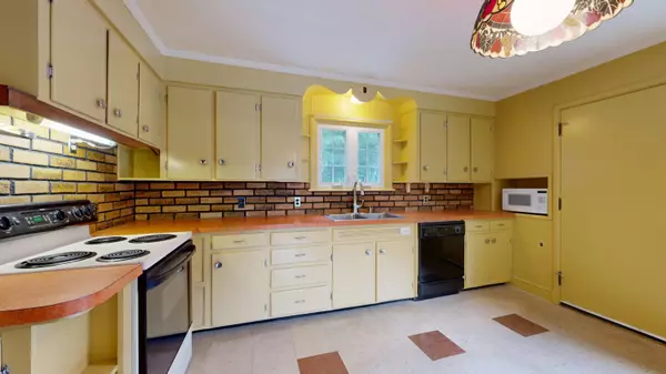 Lewiston, ME 04240,80 Pettingill ST