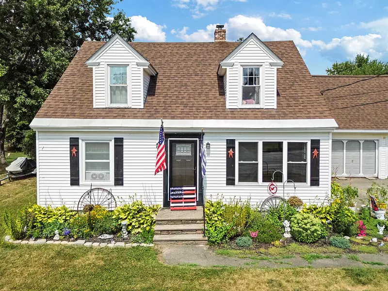 144 Clinton AVE, Winslow, ME 04901