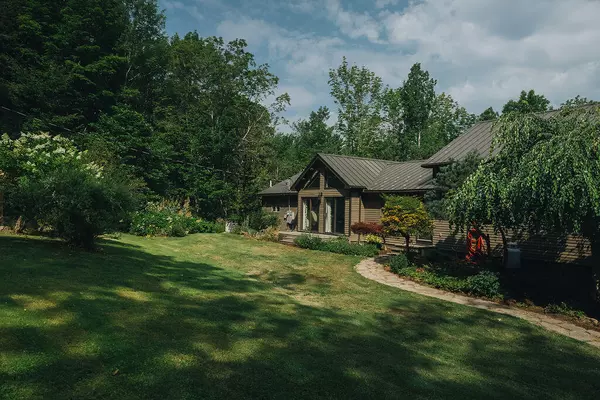 Holden, ME 04429,217 Copeland Hill RD