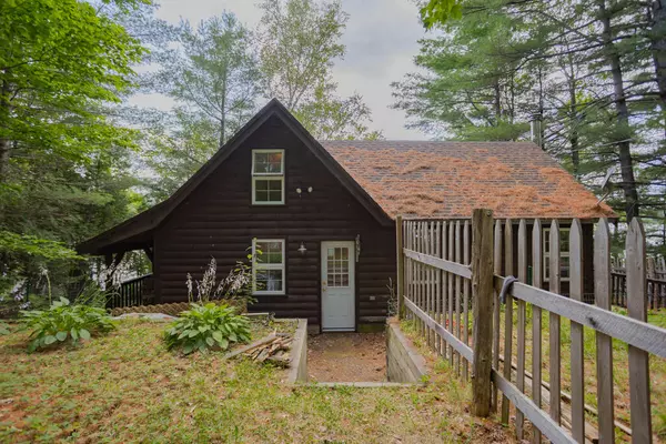 New Vineyard, ME 04956,43 Elm DR