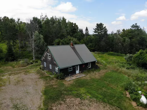 95 Hunter RD, Unity, ME 04988