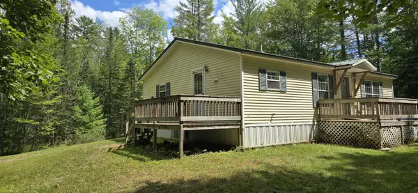 Newport, ME 04953,449 Durham Bridge RD