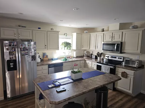 Norway, ME 04268,4 Cypress DR