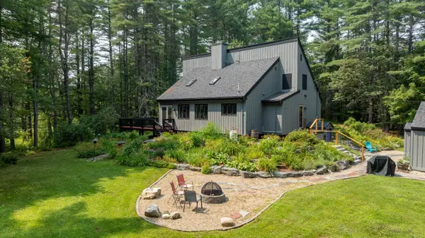 27 Ramsdell RD, Gray, ME 04039