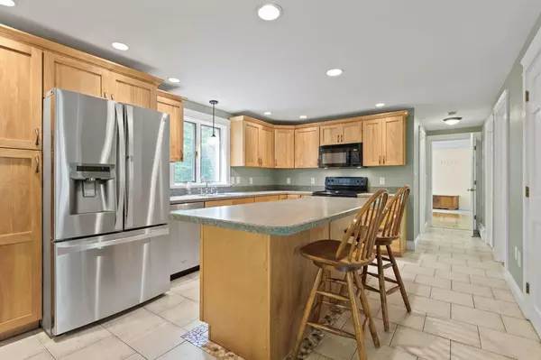 Standish, ME 04084,9 Wildridge RD