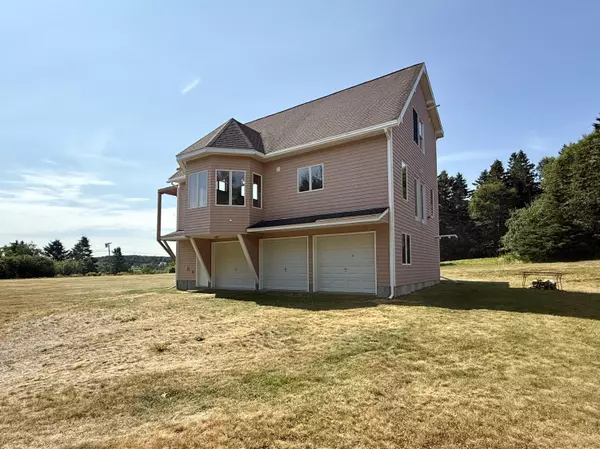 Eastport, ME 04631,2 Island View DR