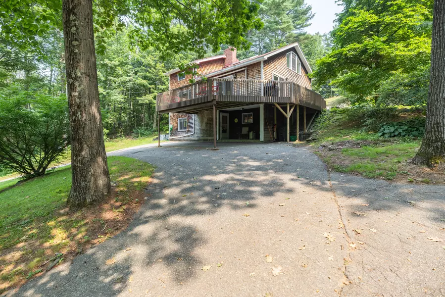 648 Beech Hill RD, Auburn, ME 04210