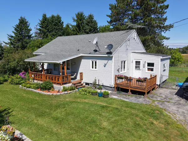 613 Bog RD,  Limestone,  ME 04750