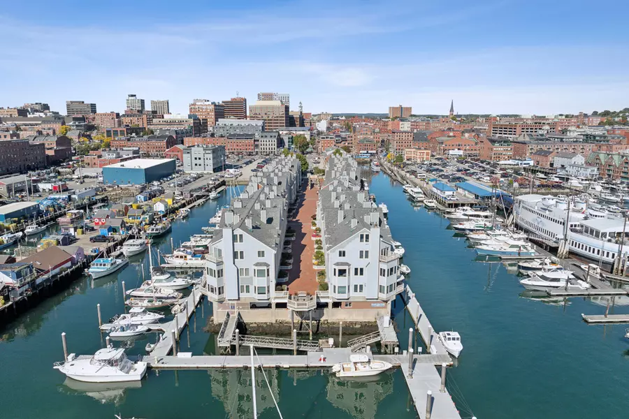 206 Chandlers Wharf #206, Portland, ME 04101