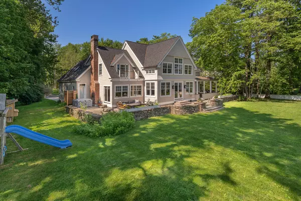 Freeport, ME 04032,24 Emu ST