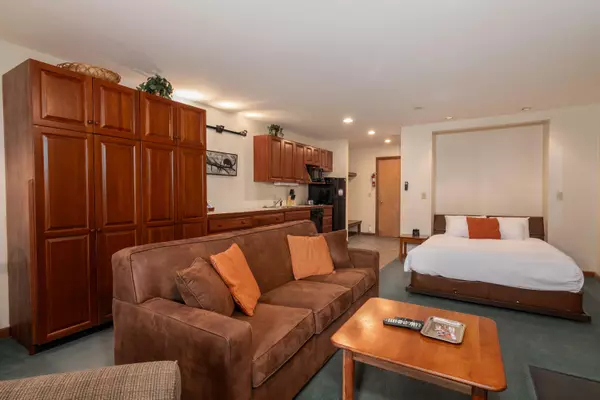 Carrabassett Valley, ME 04947,268 Sugartree One #268