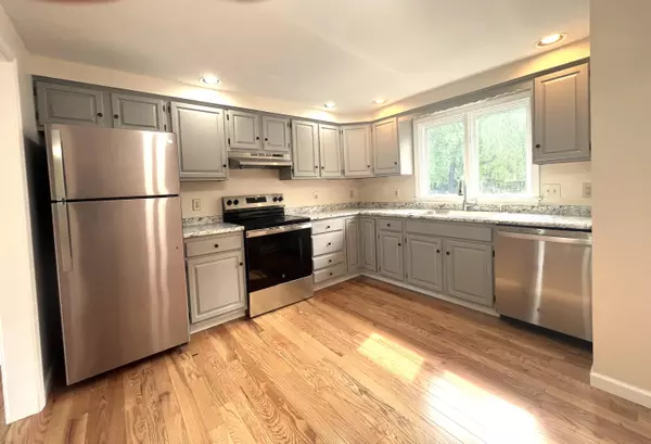 Saco, ME 04072,162 Beach ST #2